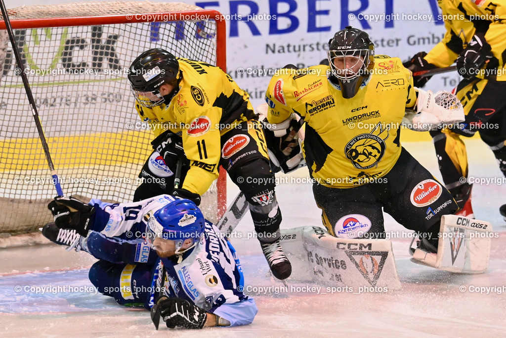 ESC Steindorf vs. MET PHOTOVOLTAIK HORNETS SPITTAL | #19 Friedrich Lukas ESC Steindorf, #11 Kucher Florian EC Hornets Spittal, #1 Zauchner Rene EC Hornets Spittal, ESC Steindorf vs. MET PHOTOVOLTAIK HORNETS SPITTAL, ESC Steindorf vs. MET PHOTOVOLTAIK HORNETS SPITTAL am 26.10.2024 in Steindorf (Ossiachersee Halle), Austria, (Photo by Bernd Stefan)