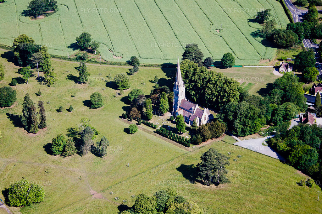 Aerial view: HIGHNAM CHURCH in Lassington in the state England, Great Britain. – Photo: IMG_40751(39712).jpg taken on 06/11/2011 by Werner Riehm/FLY-FOTO.com – Resolution of the original: 4408 x 2939 px
