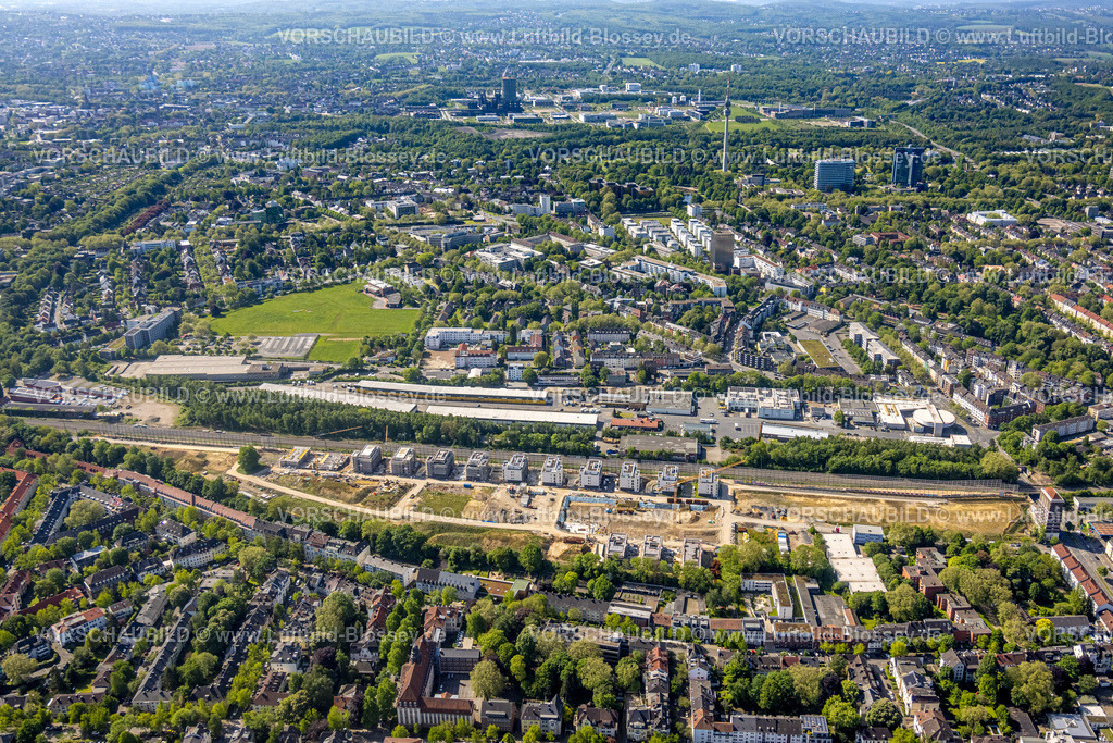 Dortmund230503915 | Luftbild, Baustelle Kronprinzenviertel für Neubau von Wohnungen, Am Wasserturm Südbahnhof, DSW 21 Dortmunder Stadtwerke Hauptverwaltung Deggingstraße mit Wiesenfläche, Blick zum Westfalenpark und zu Phoenix West, Westfalendamm, Dortmund, Ruhrgebiet, Nordrhein-Westfalen, Deutschland