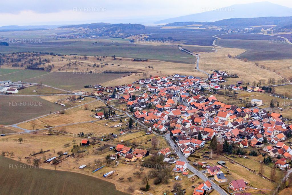 Luftbild: Ortsansicht von Süden in Westhausen im Bundesland Thüringen in Deutschland. Foto: IMG_56204.jpg vom 06.04.2013 durch Werner Riehm/FLY-FOTO.deAuflösung des Originals: 4752 x 3168 px