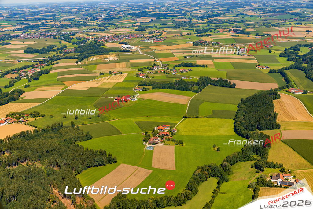 Klassische Luftaufnahme ohne Drohne zeigt:Stierberg bei Obertaufkirchen - Die Luftbildaufnahme wurde 2025 vom UL-Flugzeug heraus erstellt ( keine Drohne ) - Hochauflösende Luftaufnahme -Nicht vergleichbar mit Google Maps oder Satelittenbilder- Die Geschenkidee !Mit Lizenz und Bildrechte bestellbar