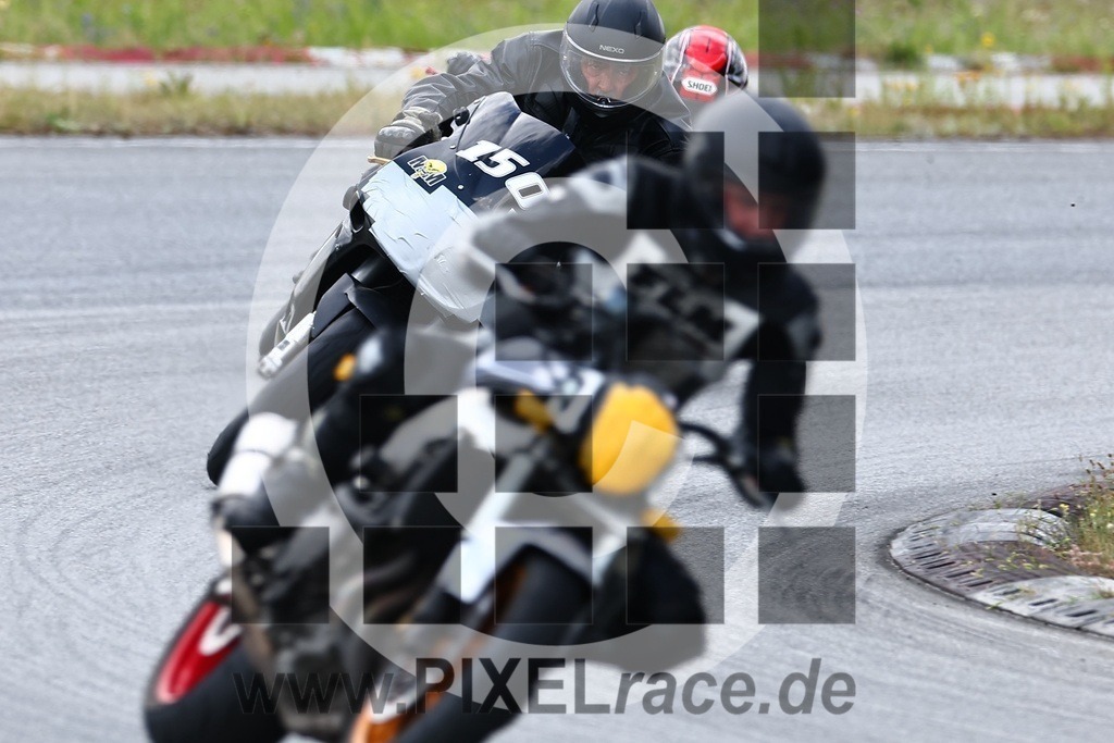 0150-20240803_01941 | Schöne Erinnerungen an spannende Momente - das festzuhalten ist unser Job. PIXELrace.de ist seit 2003 auf den Rennstrecken Europas unterwegs um die Action draußen beim Fahren und die wunderbare Stimmung imm Fahrerlager für euch einzufangen.