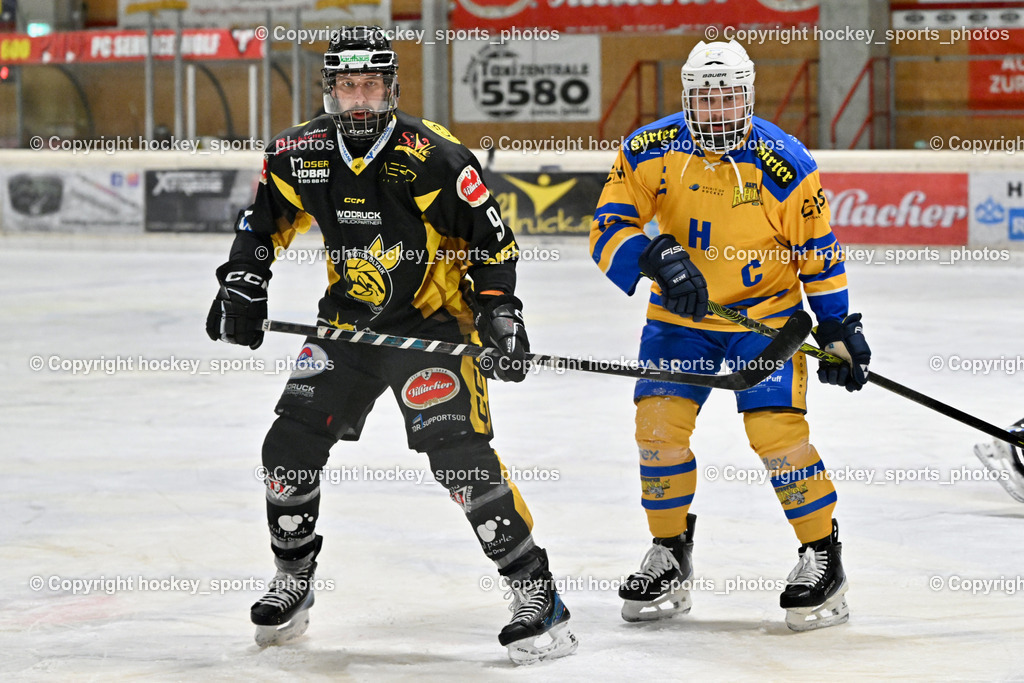 MET PHOTOVOLTAIK HORNETS SPITTAL vs. 1. EHC ALTHOFEN | #9 Essmann Kevin EC Hornets Spittal, #72 Seifried Sandro EHC Althofen, MET PHOTOVOLTAIK HORNETS SPITTAL vs. 1. EHC ALTHOFEN, MET PHOTOVOLTAIK HORNETS SPITTAL vs. 1. EHC ALTHOFEN am 10.01.2026 in Spittal an der Drau (Eissportzentrum Spittal), Austria, (Photo by Bernd Stefan)