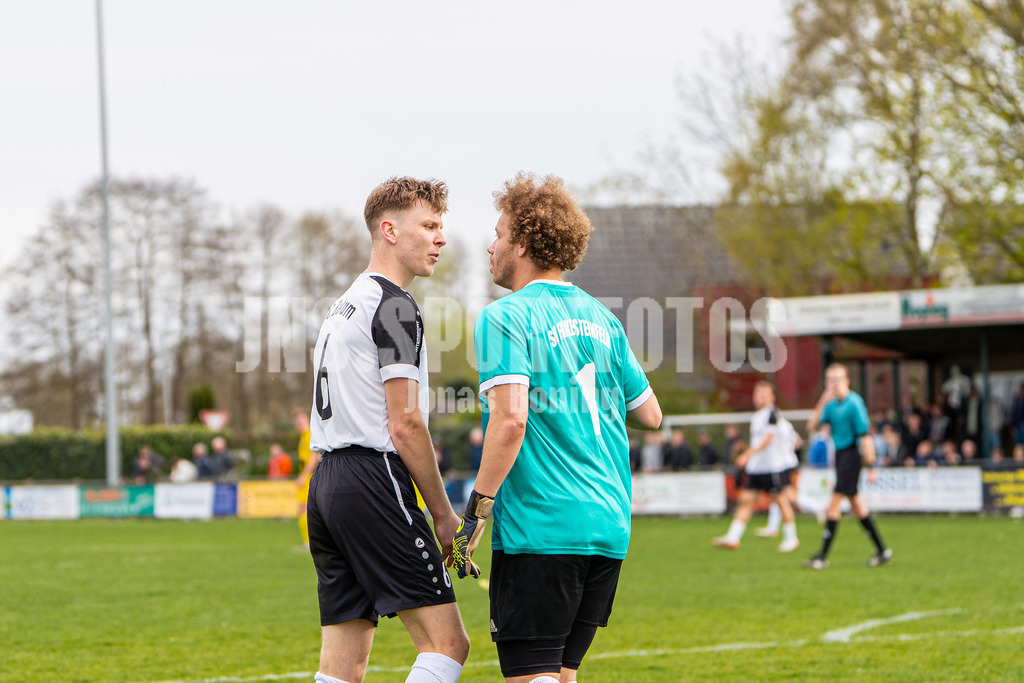 Fußball I Herren I Saison 2025-2026 I Kreisliga VEC I 22. Spieltag I SC SW Bakum - SV Falke Steinfeld I 23545 | jns.sportfotos - Realisiert mit Pictrs.com