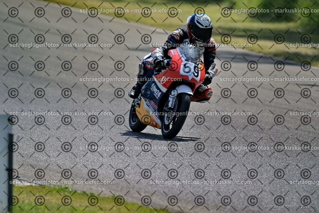 26BT02-1386 | markuskiefer.com - Realisiert mit Pictrs.com