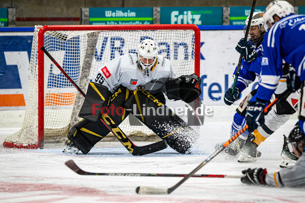 SC Forst NATURE BOYS gegen WANDERERS Germering | Eishockey Landesliaga Herren Gruppe A 2024/2025, SC Forst NATURE BOYS gegen WANDERERS Germering, 20241025,Franziska ALBL (WANDERERS Germering Goali 95) in Aktion,2024-10-25 in Peißenberg (Eisstadion Peißenberg), Franziska ALBL (WANDERERS Germering Goali 95)Copyright: WolfgangxLindner www.foto-lindner.de