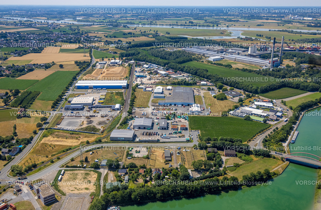Voerde220702823 | Luftbild, Gewerbegebiet Industriepark Böskenstraße, TRIMET Aluminium SE mit 2 Türmen, Emmelsum, Voerde, Ruhrgebiet, Nordrhein-Westfalen, Deutschland
