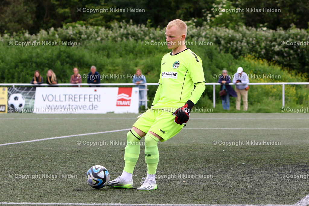 NH_VfBLübeckU19_EimsbüttelerTVU19_U19Regionalliga_02062024 | #1 Lukas Meßfeldt (VfB Lübeck U19)Fußball I Junioren I A-Junioren Regionalliga Nord I Saison 2023-2024 I 25 Spieltag I VfB Lübeck U19 - Eimsbütteler TV U19 I 02.06.2024 I Lohmühle 4 Kunstrasen