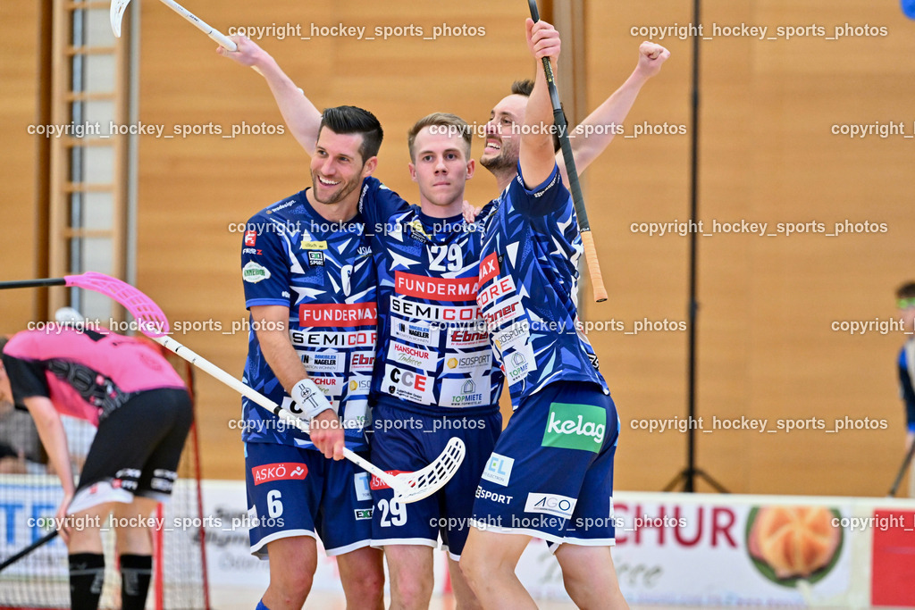 VSV Unihockey vs. Wiener Floorball Verein | Jubel VSV Unihockey Mannschaft, #29 Anze Brajic VSV Unihockey, #6 Timo Schmid VSV Unihockey, #5 Michael Kanduth VSV Unihockey, VSV Unihockey vs. Wiener Floorball Verein, VSV Unihockey vs. Wiener Floorball Verein am 18.05.2025 in Villach (Ballspielhalle St. Martin), Austria, (Photo by Bernd Stefan)