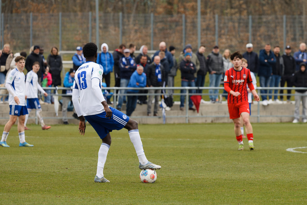 20260412-FCHS04_178 | 1.FC Heidenheim 1846 vs. FC Schalke 04, Fußball, U19, A-Junioren, NWL, U19-DFB-Nachwusliga, 2025/2026, 8. Spieltag, 12.04.2026 in Heidenheim, Walter-Birkhold-Jugendstadion (Foto: Michael Bulling) - Realisiert mit Pictrs.com