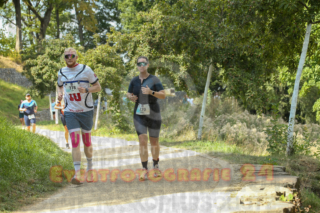 250824_1507_EX1_8497 | Sportfotografie im Rhein-Sieg Kreis, Köln, Bonn, NRW, Rheinland Pfalz, Hessen, etc. Unser Tätigkeitsfeld umfasst den Laufsport vom Volkslauf über den Marathon, Duathlon, Triathon bis zum Ultralauf wie Kölnpfad Ultra oder Schindertrail.