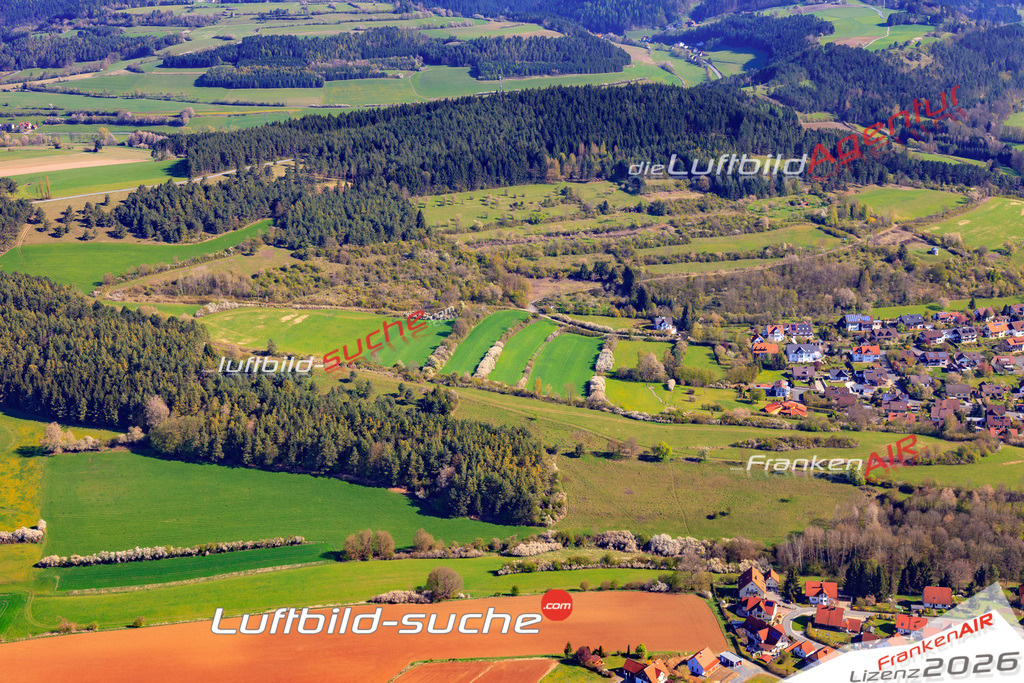Die Luftaufnahme der Stadt Marktrodach wurde 2017 vom Flugzeug heraus erstellt ( keine Drohne )- hohe Auflösung für beste Qualität