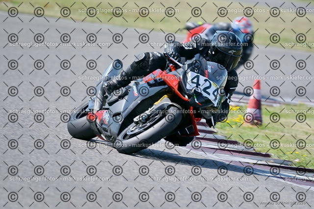 26BT02-0561 | markuskiefer.com - Realisiert mit Pictrs.com