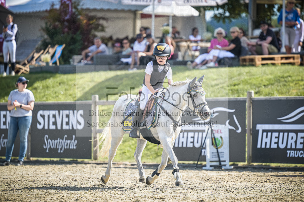 DOS_0536 | Entdecke hochwertige Reitturnierfotos von Foto Oger. Professionell, emotional und authentisch – jetzt Lieblingsmomente im Shop bestellen. - Realisiert mit Pictrs.com