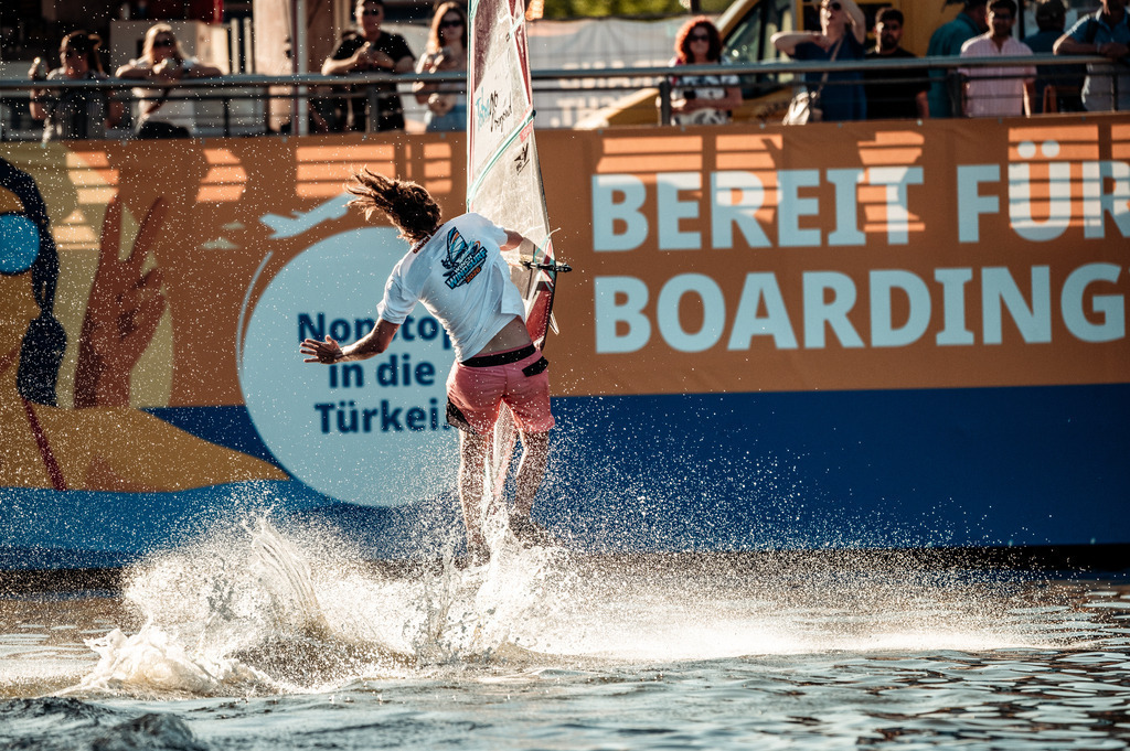 Kieler WOCHE Tow In Windsurf - @art_tokarev dpmedia (19 von 63) | dp-photography - Realisiert mit Pictrs.com