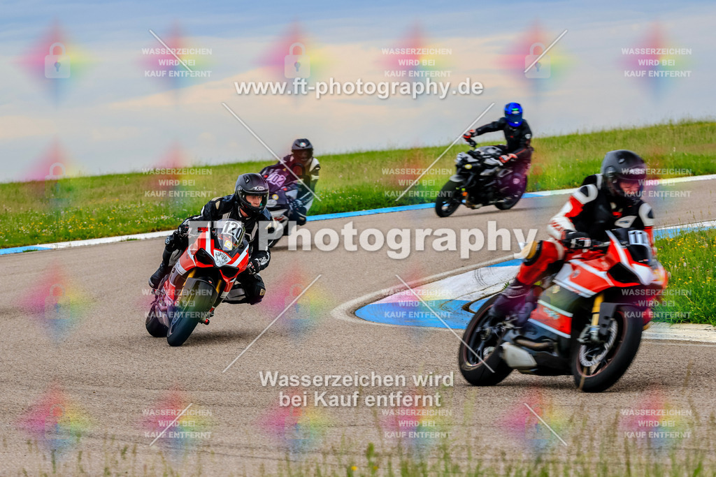 MotoTeam-1640 | Hier findet Ihr Bilder von Touristenfahrten auf der Nürburgring Nordschleife oder von anderen Veranstaltungen die ich besucht habe. Viel Spass beim Durch Schauen 