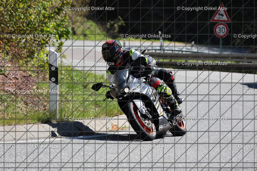IMG_7866 | Fotograf am Kyffhäuser. Onkel Atze. Kyffhäuser Rennstrecke. Café36. Motorsportfotografie. - Realisiert mit Pictrs.com