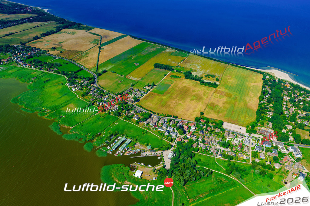 Die Luftbildaufnahme Althagen - Ahrenshoop wurde 2018 mittels Flugzeug (keine Drohne) erstellt. Perfekte Schärfe und Druck- Auflösung- Garantiert!