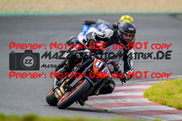 MaZZes_FotoMatrix_240724_6007705_4382 | BLAU