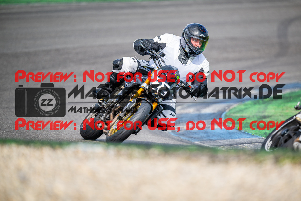 MaZZes_FotoMatrix_240701_6007705_1357 | INST