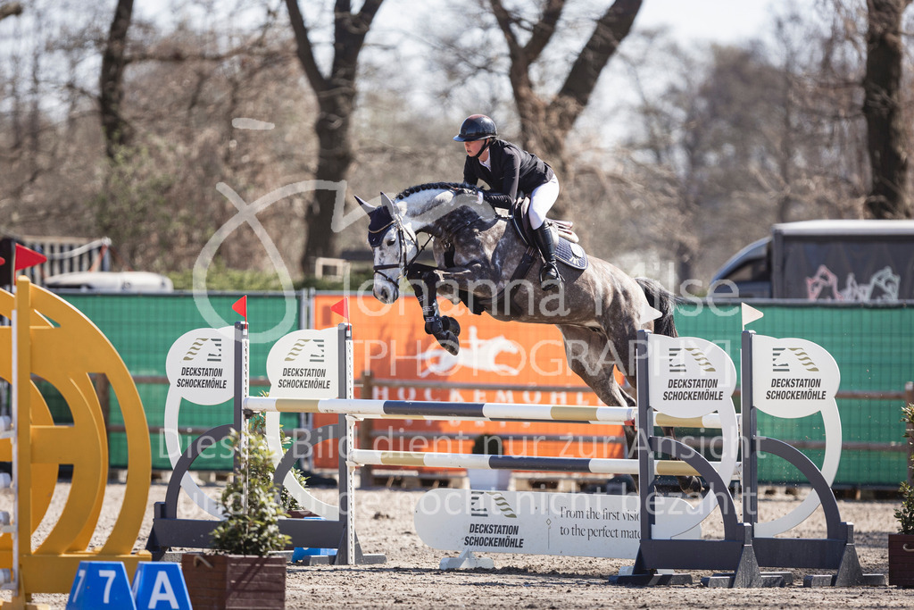 250408_Mühlen_SprPf-L-411 | Deine schönsten Turniermomente als professionelle Fotos! Entdecke hochwertige Pferdesport-Fotografie im Online-Shop. Jetzt Fotos finden & bestellen!