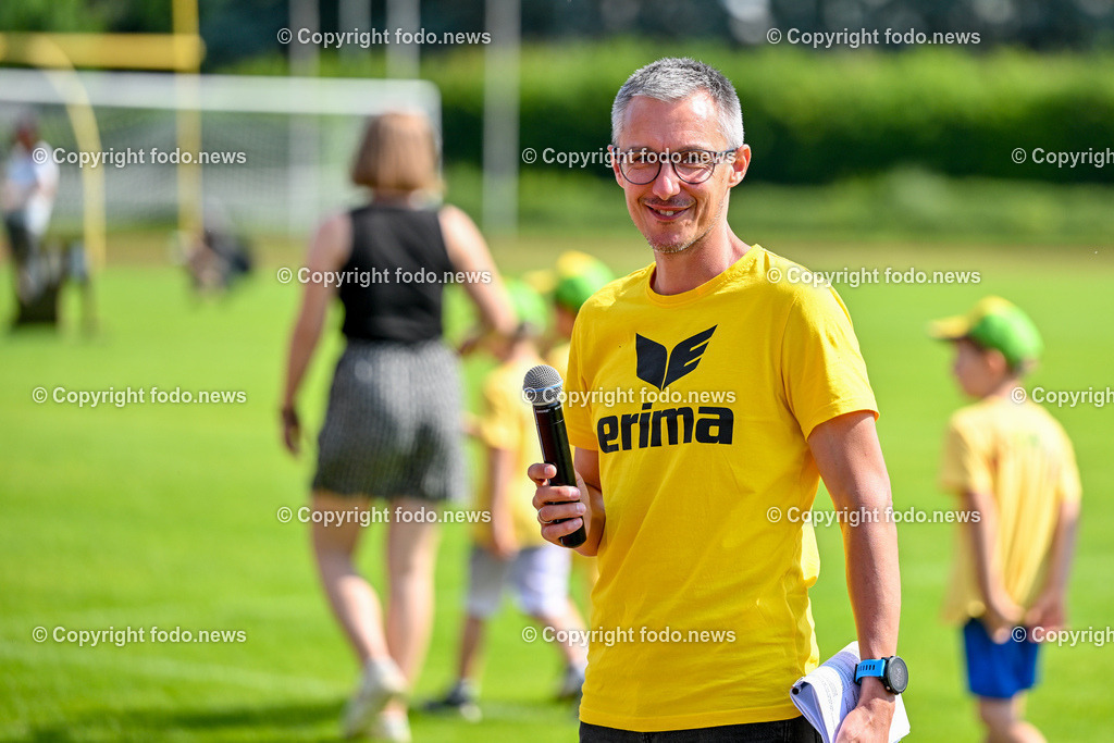 Kindergarten Olympiade 2024_ Stadion Traun_ 07.06.2024-70 | 07.06.2024, Stadion der Stadt Traun, AUT, Kindergarten Olympiade 2024, im Bild Kinder, Hindernis, Fussball, Laufen, Action