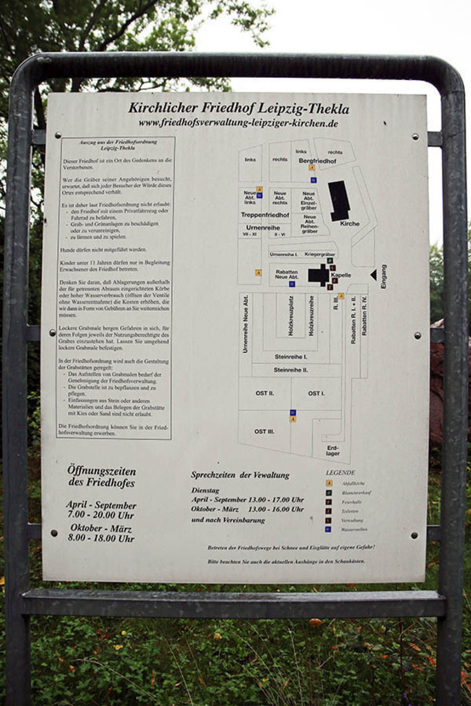 Foto: Leipzig - Friedhof Thekla | Das Team hinter BILDLEXIKON LEIPZIG bündelt historische wie aktuelle Informationen über die Stadt Leipzig in Text und Bild auf einer Plattform und stellt diese der interessierten Öffentlichkeit zur Verfügung.