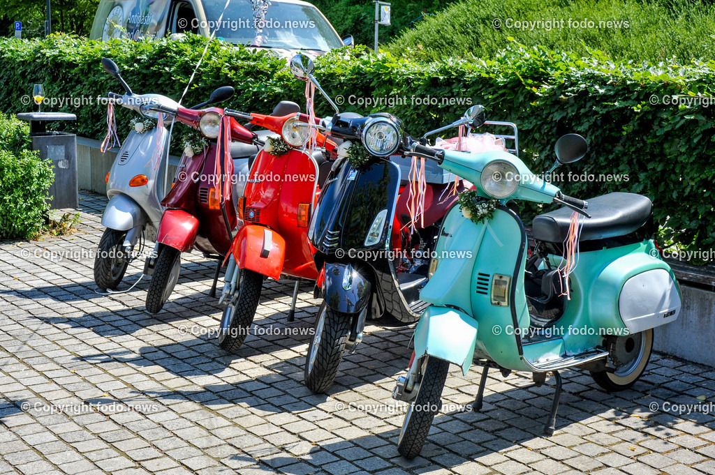 Deutschland_ Baden-Wuerttemberg_ Karlsruhe_ 20.02.2025-12 | 20.02.2025, Deutschland, GER, Baden-Wuerttemberg, Karlsruhe im Bild Themenbild, Stadtansichten, Vespa, Roller, Parkplatz