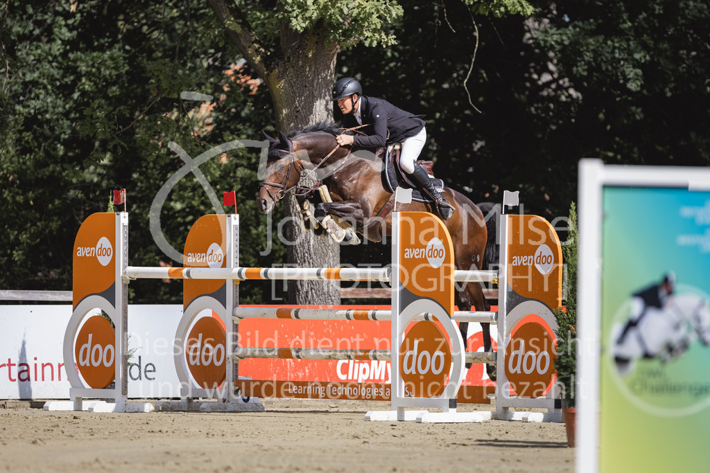 230826_Delbrueck_Youngster-M-553 | Deine schönsten Turniermomente als professionelle Fotos! Entdecke hochwertige Pferdesport-Fotografie im Online-Shop. Jetzt Fotos finden & bestellen!