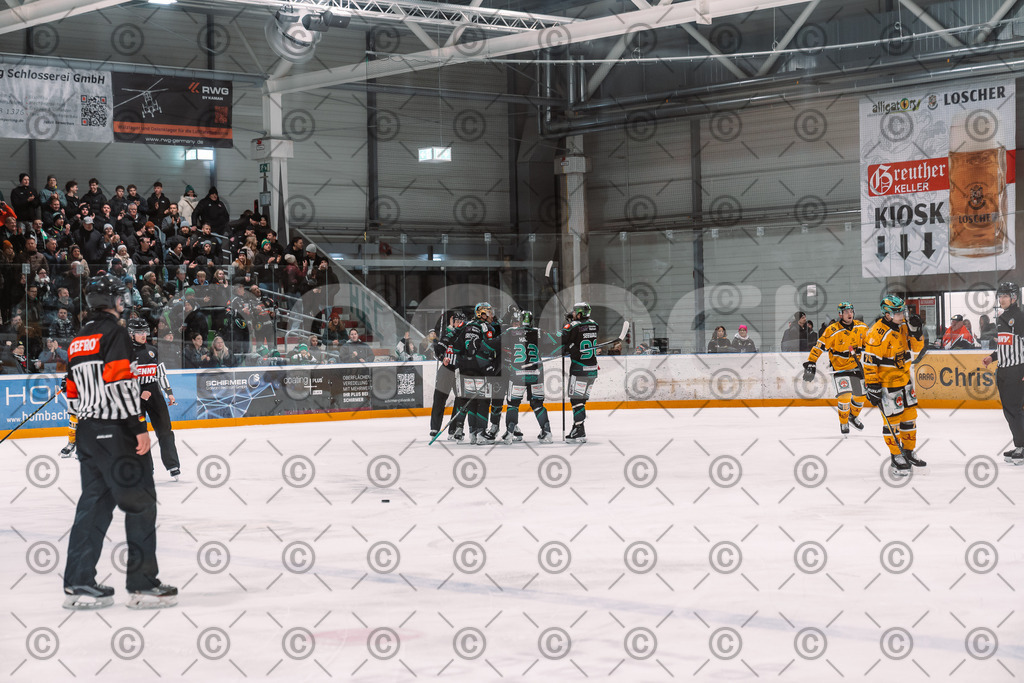 Alligators_vs_Toelz_18_11_2025-71 | Höchstadt Alligators Fotogalerie: Eishockey-Action aus Franken. Professionelle Spielfotos, Portraits & Stadionbilder zum Download. Jetzt entdecken! - Realisiert mit Pictrs.com