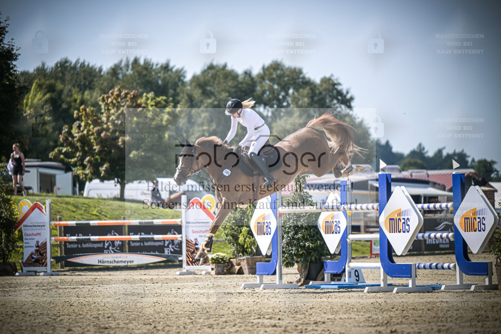 DOS_2826 | Entdecke hochwertige Reitturnierfotos von Foto Oger. Professionell, emotional und authentisch – jetzt Lieblingsmomente im Shop bestellen. - Realisiert mit Pictrs.com