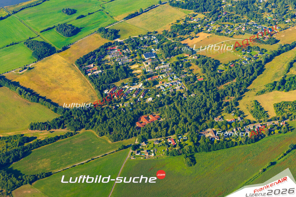 Luftbild der Stadt Pruchten - Die Luftaufnahme wurde 2025 vom UL-Flugzeug heraus erstellt ( keine Drohne ) - Hochauflösende Luftaufnahme - für professionelle Ausdrucke geeignet. Die Geschenkidee !Hier alle&nbsp;Infos zur Lizenzierung der LuftaufnahmeWir fliegen auch dieses Jahr wieder in Ihre Region um Luftbilder zu erstellen.- Luftbild anfragen