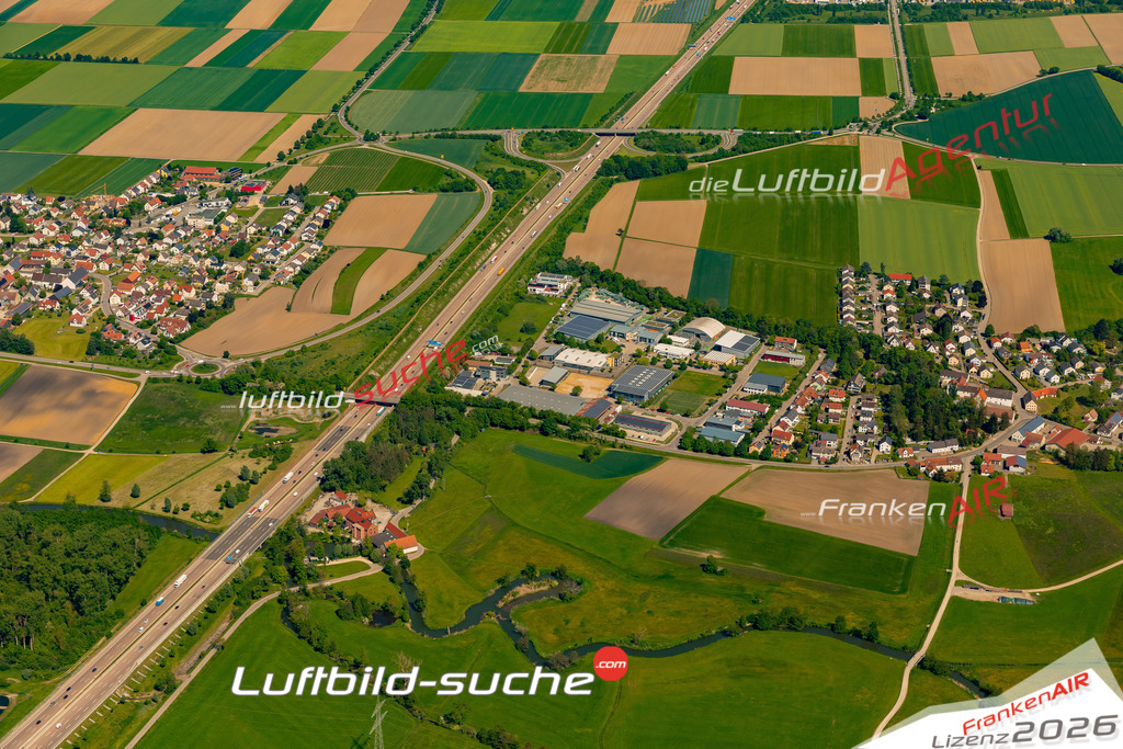 Das Luftbild zeigt : Täfertingen Neusäß - Die Luftaufnahme wurde 2024 vom UL-Flugzeug aus erstellt ( keine Drohne ) - Hochauflösende Luftaufnahme - Für grossformatige Ausdrucke geeignet. Die Geschenkidee !Mit Lizenz und Bildrechte bestellbar