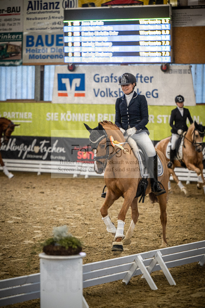 DOS_0058 | Entdecke hochwertige Reitturnierfotos von Foto Oger. Professionell, emotional und authentisch – jetzt Lieblingsmomente im Shop bestellen.Deutschlandweite Turnierfotografie. - Realisiert mit Pictrs.com