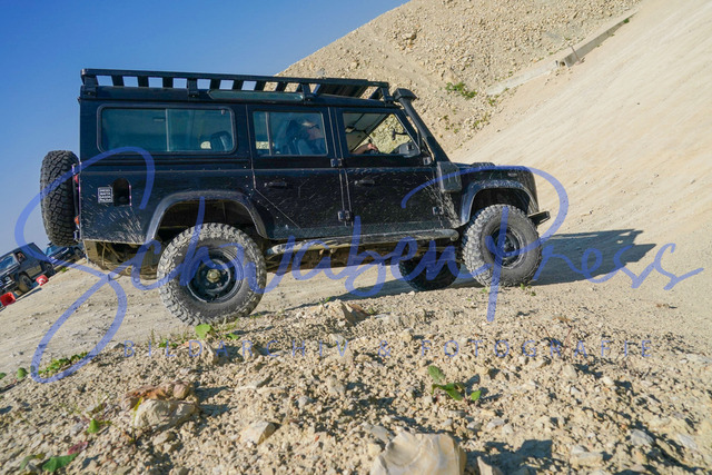 DSC08409 | Vierradfahrzeuge testen unterschiedliches Terrain - ueber Stock und Stein

Offroad Grundkurs im Steinbruch. Unterschiedliche Fahrgegebenheiten mit dem gelaendegaengigem Offroad-Fahrzeug. 

Deutschland, Geisingen, Steinbruch Meichle und Mohr, 10.06.2023