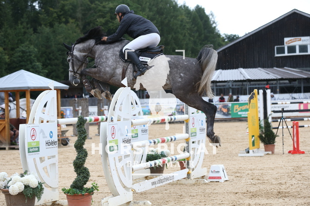 DL2Q6471 | Willkommen bei Brunnmayr - Design & Fotografie – Ihrem Spezialisten für Reitturniere und Pferdeveranstaltungen in Oberösterreich, Salzburg und Bayern! Seit über 17 Jahren sind wir leidenschaftlich dabei.
