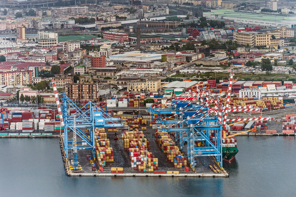 _0038120 | 05.09.2014/Containerhafen/Neapel/Italien