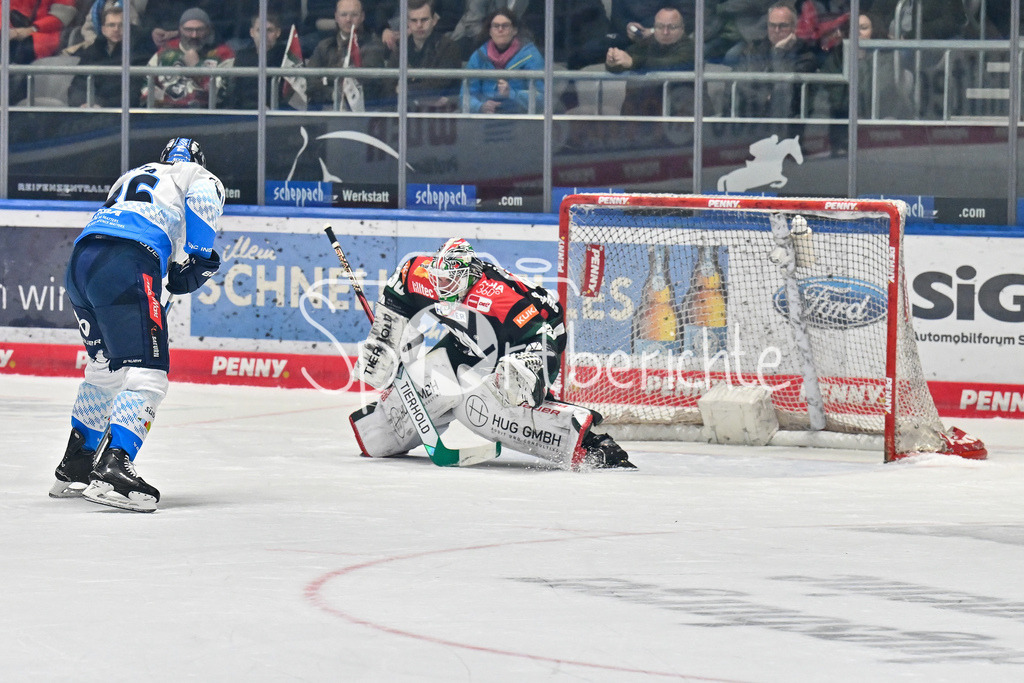 Augsburger Panther - ERC Ingolstadt | in dieser Szene erzielt Daniel PIETTA (ERC Ingolstadt #86) den Ausgleich zum 1-1 / Tor / Treffer / DEL: Augsburger Panther - ERC Ingolstadt, Curt Frenzel Stadion am 26.01.2025