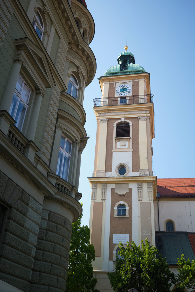 Domkirche Maribor | Maribor, Slowenien - June 19, 2025: Domkirche Maribor mit blauem Himmel. - Realisiert mit Pictrs.com