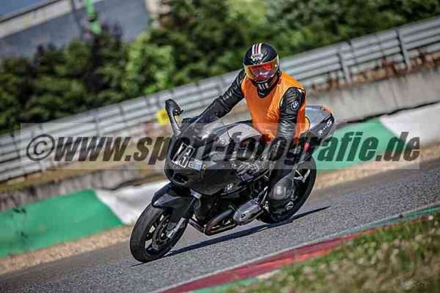 pubi8754 | Professionelle Fotos von Sportveranstaltungen, aber auch Hochzeiten und anderen Events. - Realisiert mit Pictrs.com