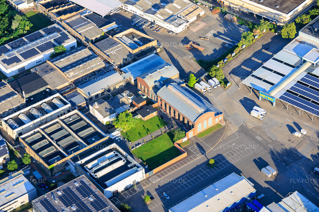 Luftbild: Alte Schildkrötfabrik von Osten im Ortsteil Neckarau in Mannheim im Bundesland Baden-Württemberg in Deutschland. – Foto: IMG_157154.jpg vom 18.06.2026 durch Werner Riehm/FLY-FOTO.de – Auflösung des Originals: 6000 x 4000 px – AlteSchildkrötfabrik