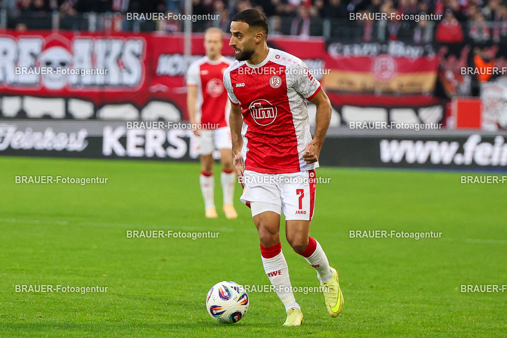 Rot-Weiss Essen - 1.Fc Schweinfurt | Essen, Deutschland, 02.11.2025 Ramien Safi  (Rot-Weiss Essen) Einzelaktion während des 3.Liga Spiels zwischen  Rot-Weiss Essen und 1.Fc Schweinfurt am 02.11.2025 im Stadion an der Hafenstraße in Essen. (Foto von Timo Bluhmki-Schmidt/Brauer Fotoagentur