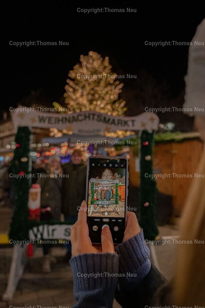 DSC_5461 | Bensheim, Weihnachtsmarkt, Weihnachtszauber, Innenstadt, Erinnerungsfoto mit dem Handy , Bild: Thomas Neu