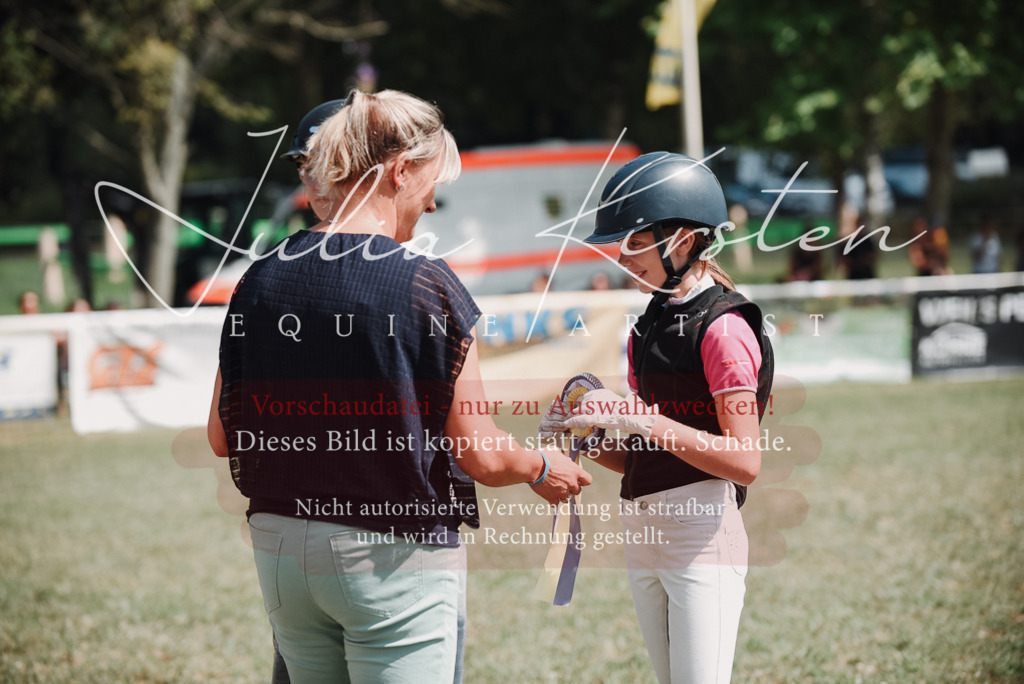 DSC_5887 | Pferde- und Turnierfotografie in Westsachsen. Pferdeportraits, Auftragszeichnungen und intuitive Kunst.