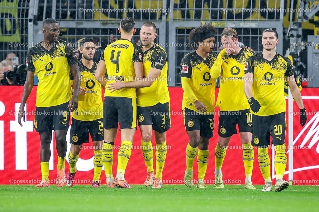 BVB07122501071 | 07.12.2025, Fußball, Borussia Dortmund - TSG 1899 Hoffenheimt, 1. Fußball Bundesliga, 13. Spieltag, Signal Iduna Park, Saison 2025 2026: Torjubel nach dem Tor zum 2:0 durch Torschütze Nico Schlotterbeck&nbsp;(BVB #04)  DFB regulations prohibit any use of photographs as image sequences and or quasi-video.