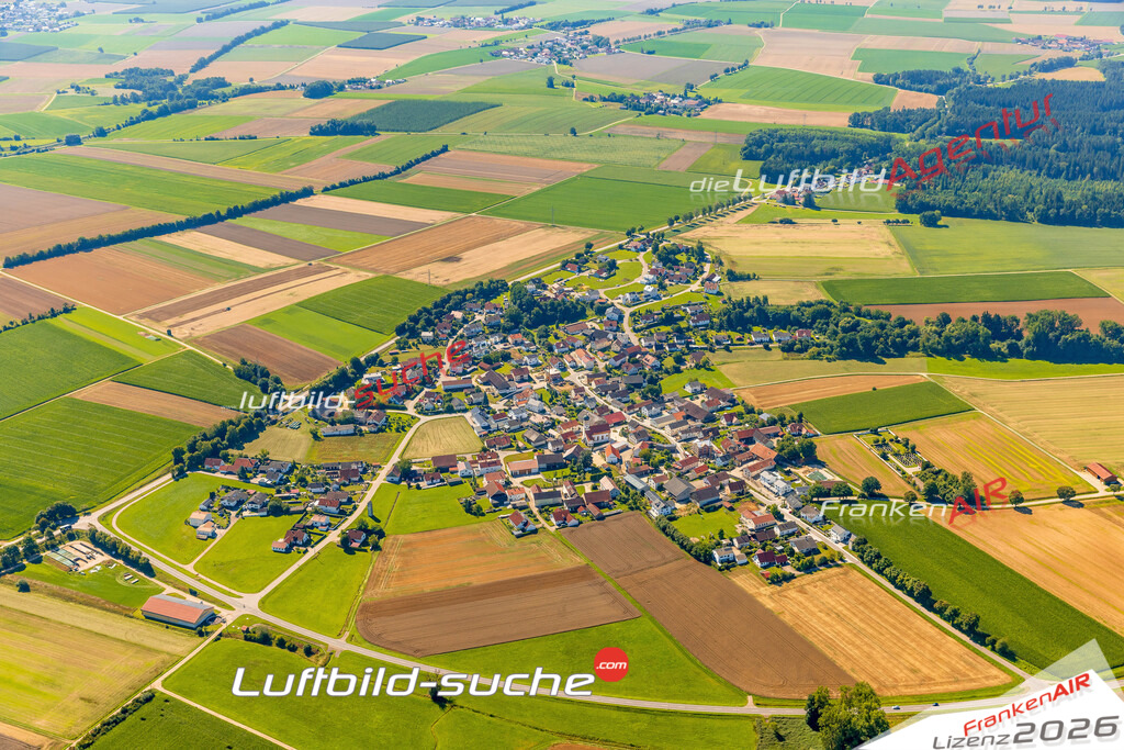 Luftaufnahme  Mendorf  Altmannstein Das Luftbild wurde 2025 vom UL-Flugzeug heraus erstellt ( keine Drohne ) - Hochauflösende Luftaufnahme -Nicht vergleichbar mit Google Maps oder Satelittenbilder- Die Geschenkidee !Mit Lizenz und Bildrechte bestellbar