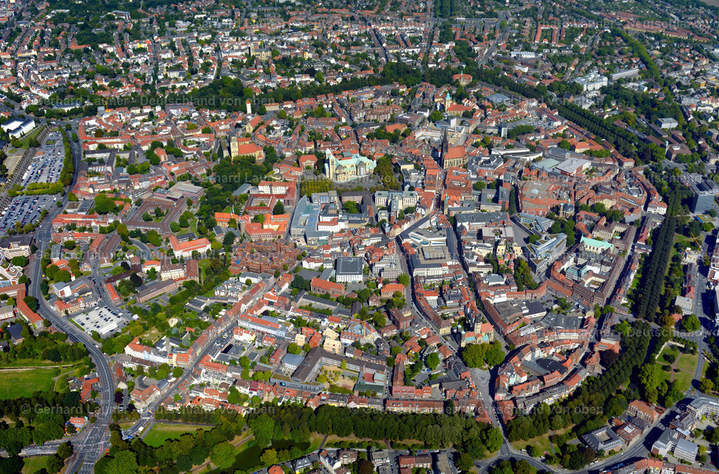 3292715 | Online-Shop für Luftbilder aus Deutschland. Seit über 45 Jahren baut Gerhard Launer das Luftbildarchiv mit unterschiedlichsten Themen stetig weiter aus.