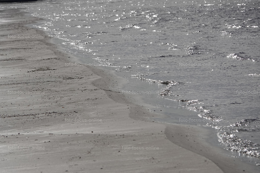 Beach attracts with unusually white and fine sand | foto-focus-online