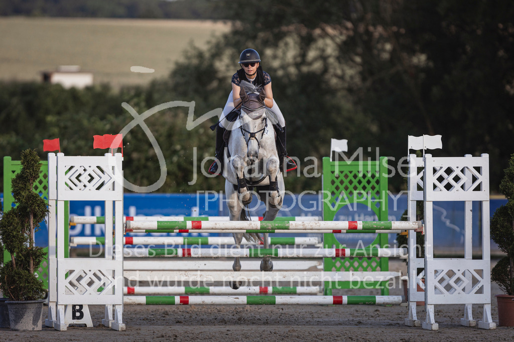 240628_LüPfSpTa_L-Spr-377 | Deine schönsten Turniermomente als professionelle Fotos! Entdecke hochwertige Pferdesport-Fotografie im Online-Shop. Jetzt Fotos finden & bestellen!