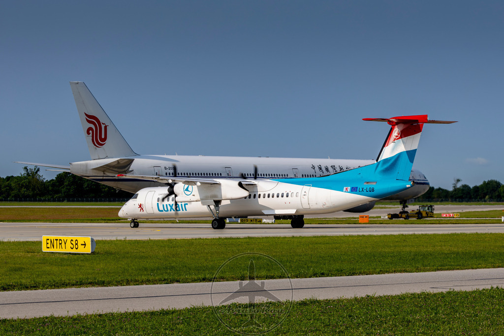 LG9732-DH8D-LX-LQB-MUC-LUX-20250609-1 | Browse breathtaking aviation photography and order high-quality prints from AviatoRay's gallery. Perfect for enthusiasts and collectors. - Realisiert mit Pictrs.com